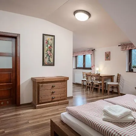 Hotel Wellness Ondrasuv Dvur Bila (Moravia-Silesia)