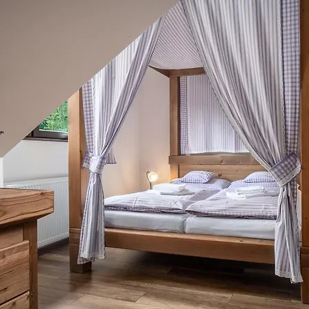 Hotel Wellness Ondrasuv Dvur Bila (Moravia-Silesia)