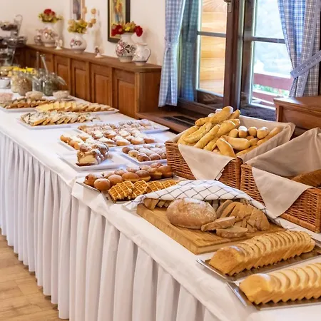 Hotel Wellness Ondrasuv Dvur Bila (Moravia-Silesia)