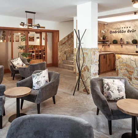 Szálloda Wellness Ondrasuv Dvur - Adults Only Bílá